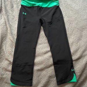 NWOT Under Armour Cropped Leggings Size XS